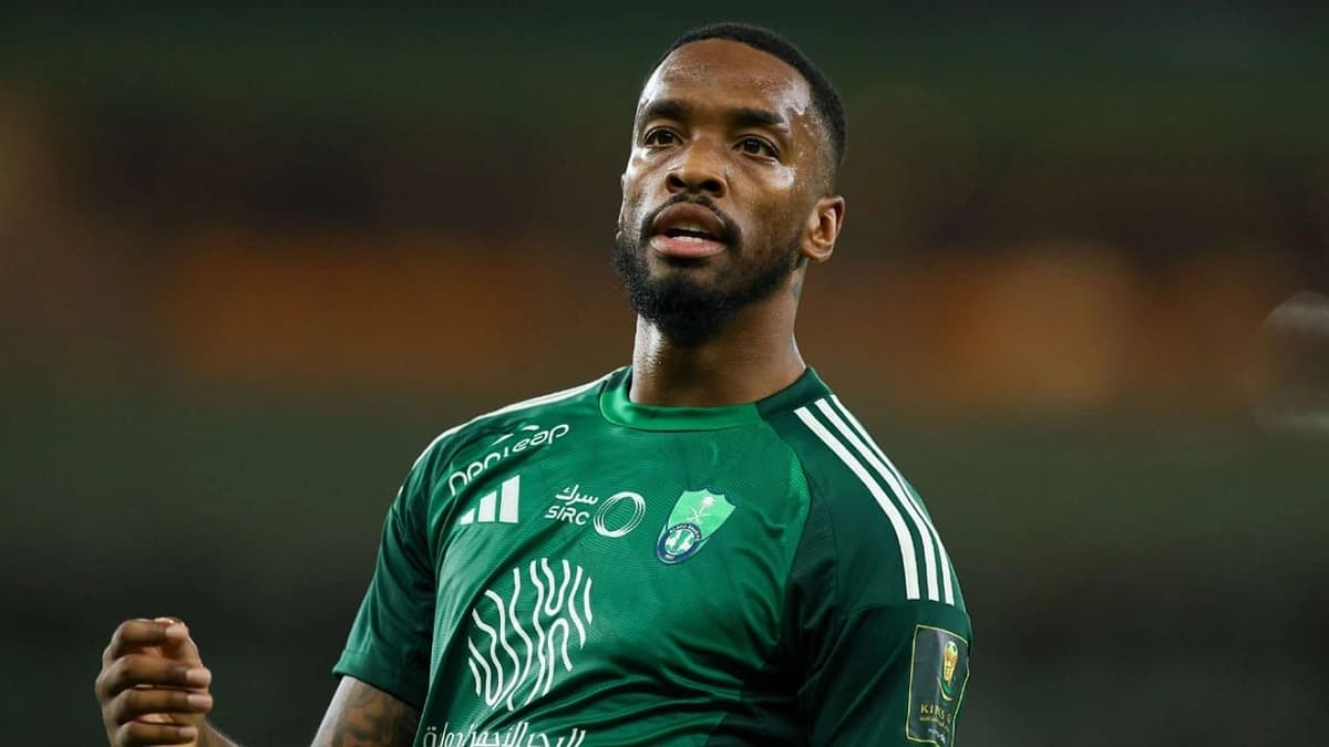 مدرب توتنهام يتواصل مع نجم الأهلي توني قبل كأس العالم