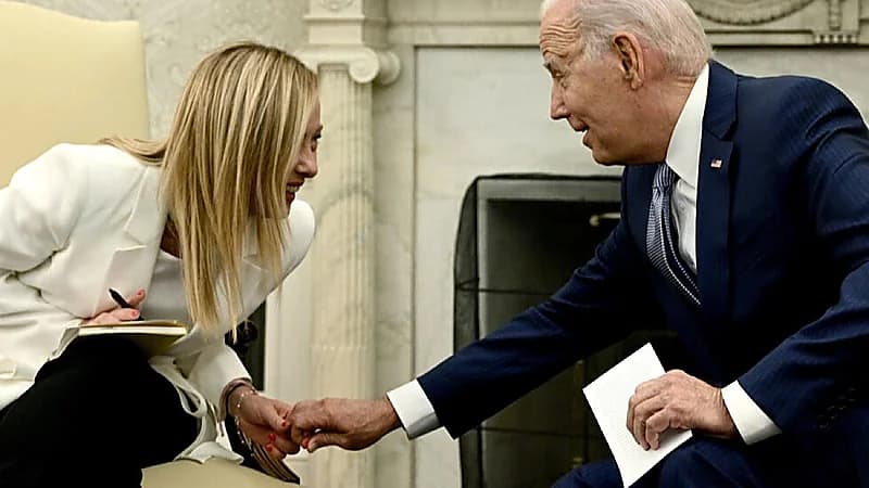 بايدن يثير الجدل بزلة جديدة مع جورجيا مليوني: أنا الرجل الوحيد غير الإيطالي .. فيديو