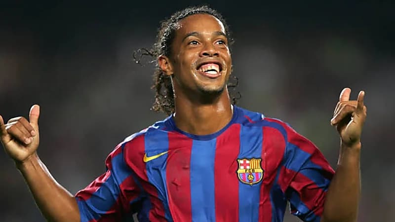 رونالدينيو يوجه رسالة إلى "آل الشيخ" بشأن "تشيللو"