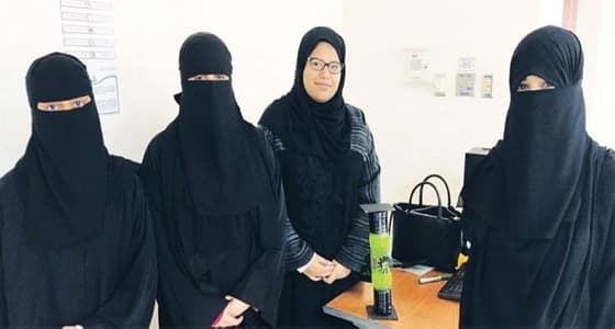 طالبات كلية الهندسة يصممن " الساعة الرملية المنتجة للطاقة "