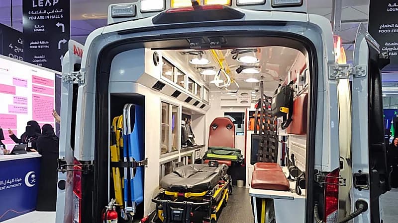 الهلال الأحمر يشارك في معرض ليب‬⁩ 25 بأول سيارة إسعاف رقمية.. فيديو