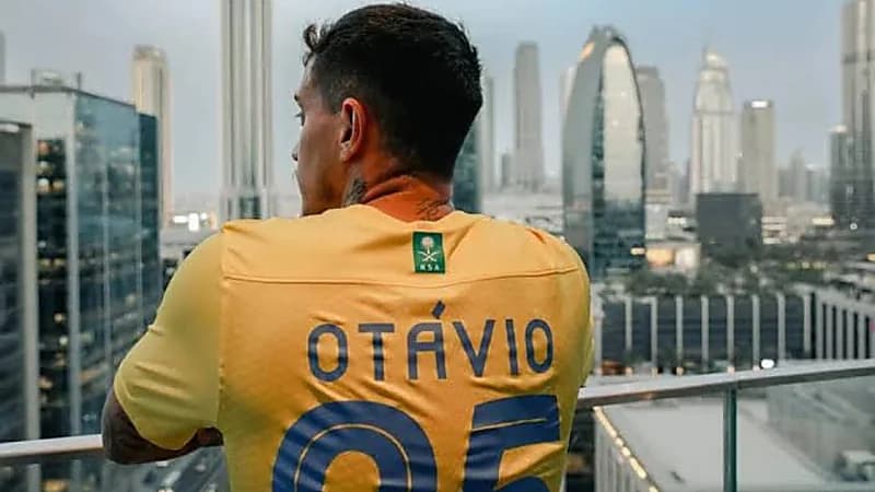 القادسية يحسم اتفاقه مع النصر لضم أوتافيو