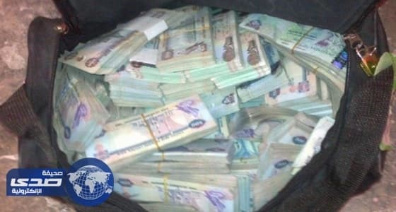 خليجية تختلس 20 مليون لتنفقها على عشيقها
