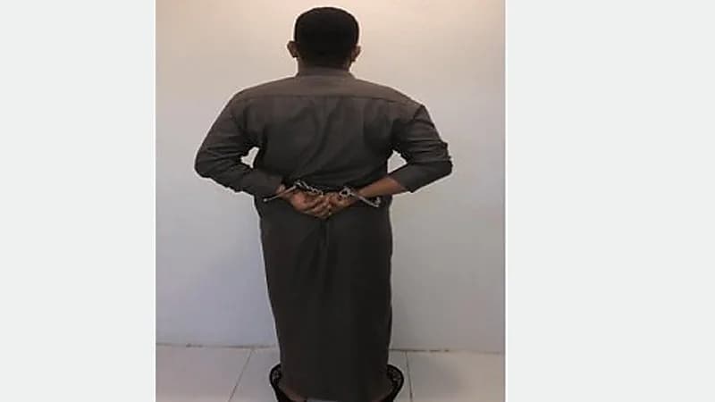 ضبط شخص سرق صفائح ألومنيوم من مستودع شركة بجازان