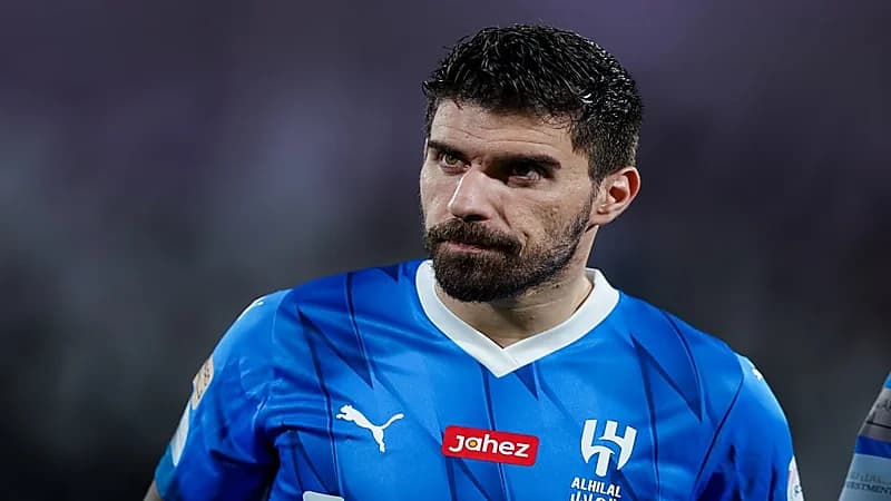 الهلال يرغب في تجديد عقد نيفيز