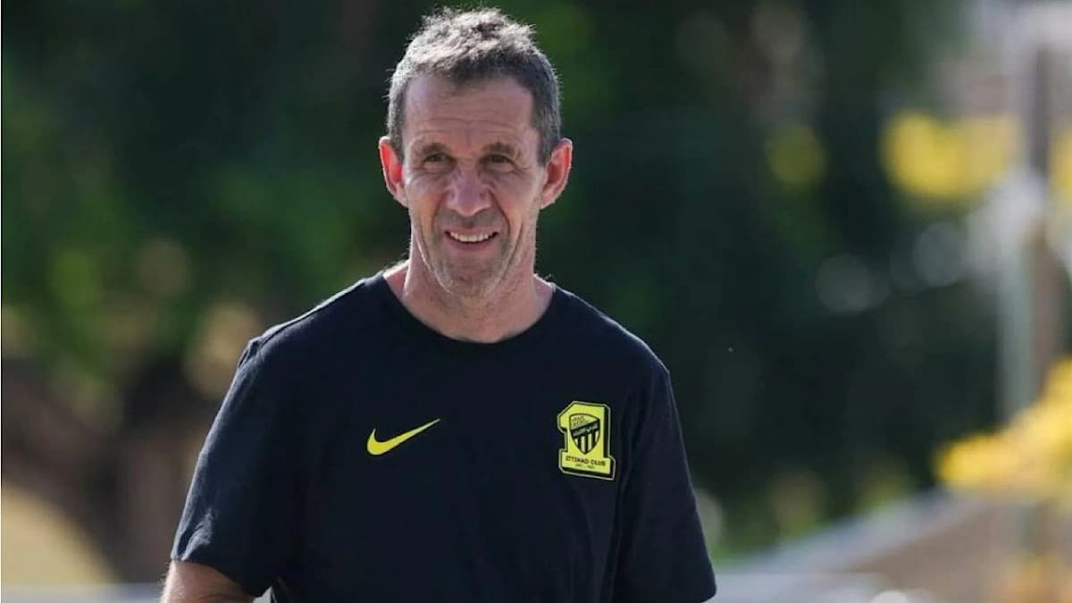 أندية محلية وأوروبية تسعة للتعاقد مع رامون بلانيس