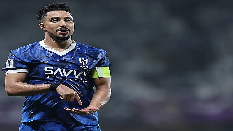 سالم الدوسري يحصد جائزة أفضل لاعب محلي