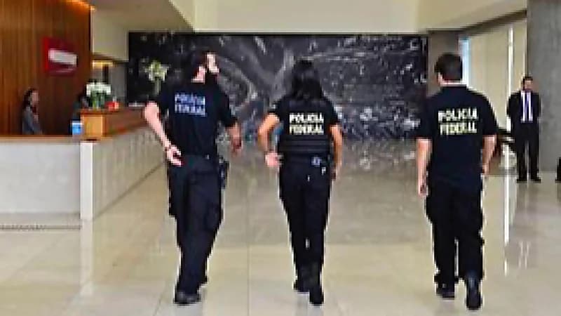 القبض على عصابة تستهدف اللاعبين برسائل احتيالية لدفع تبرعات