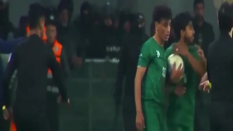 41 حكمًا عراقيًا يعتذرون عن إدارة مباريات الدوري بعد الاعتداء على حسين فلاح .. فيديو