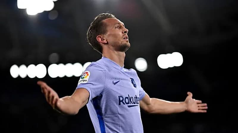 لوك دي يونغ يوافق مبدئيًا على عرض الاتفاق والإعلان الرسمي يقترب