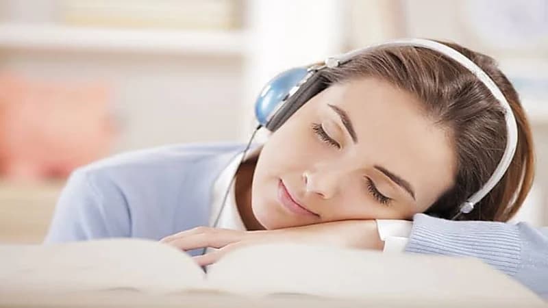 بالفيديو.. أخصائي نفسي: دراسة ألمانية تؤكد أن للموسيقى الهادئة تأثير نفسي إيجابي