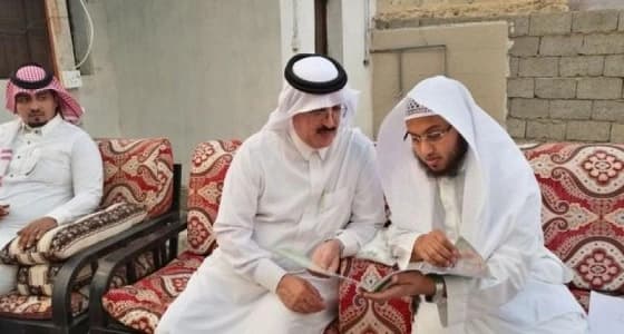 محافظ المجاردة يتفقد جمعية البر الخيرية