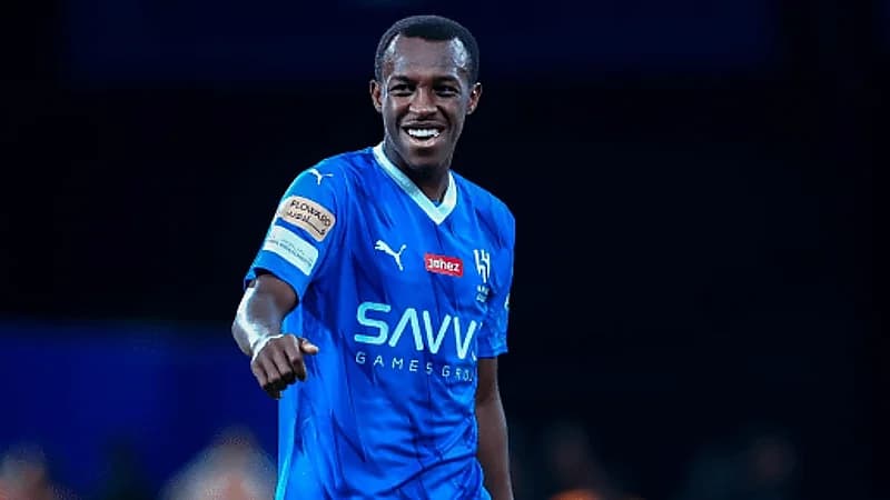 وكيل سعود عبدالحميد يحسم الجدل حول رحيله عن الهلال