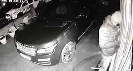 طفل ينقذ أسرته من سطو مسلح بخطة محكمة