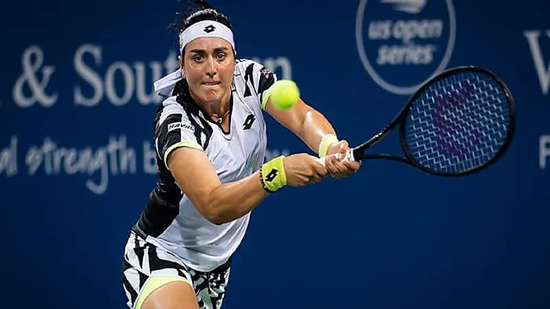 داعية يطالب لاعبة التنس التونسية أُنس جابر بارتداء اللباس الشرعي