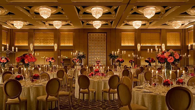 استطلاع: 68% يرفضون إعادة فتح قاعات المناسبات وحضور المحصنين فقط