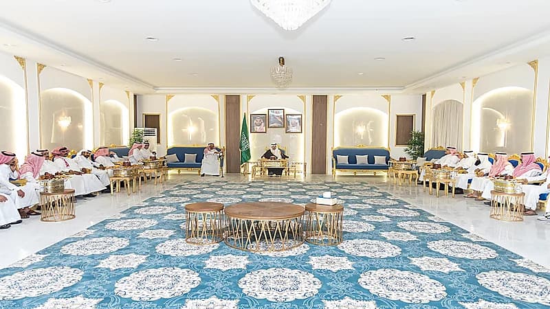 أمير عسير يتفقد مشروعات بيشة ويبارك صلح القوباء.. صور