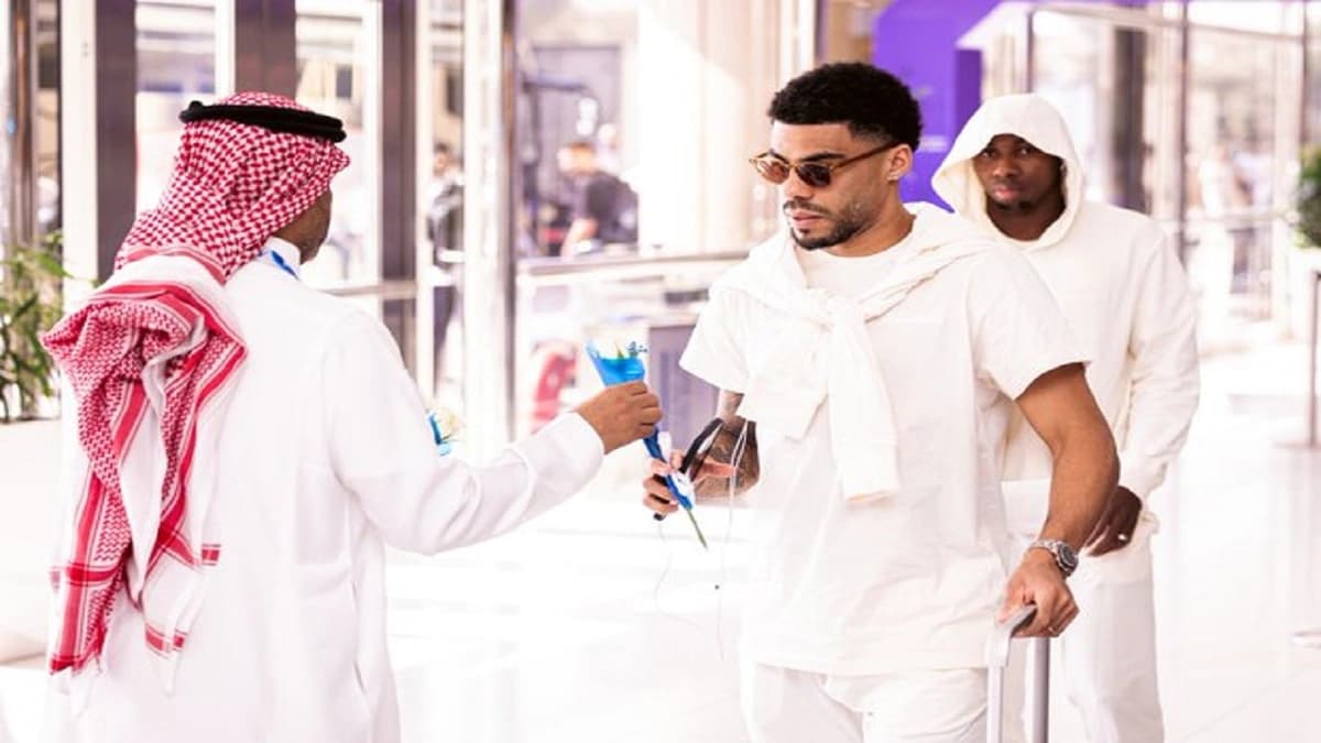 بعثة السد القطري تصل إلى الرياض.. صور