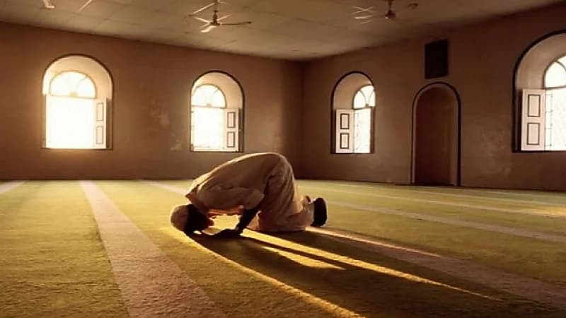 فتح تحقيق مع إدارة مدرسة بسبب أداء الصلاة في الهند
