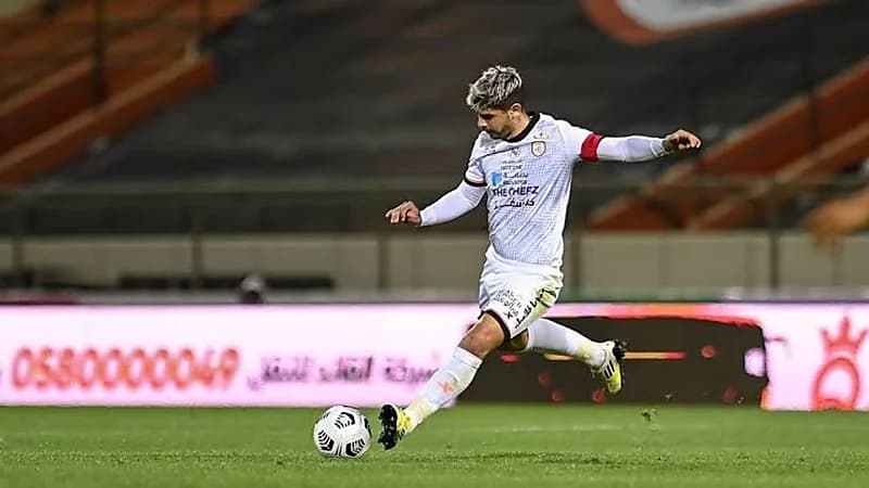 الشباب يسعى لتجديد عقد بانيغا