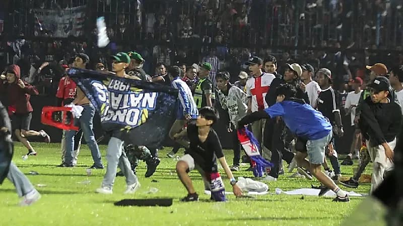 رئيس إندونيسيا : فيفا لن يفرض عقوبات على البلاد بسبب حادث التدافع