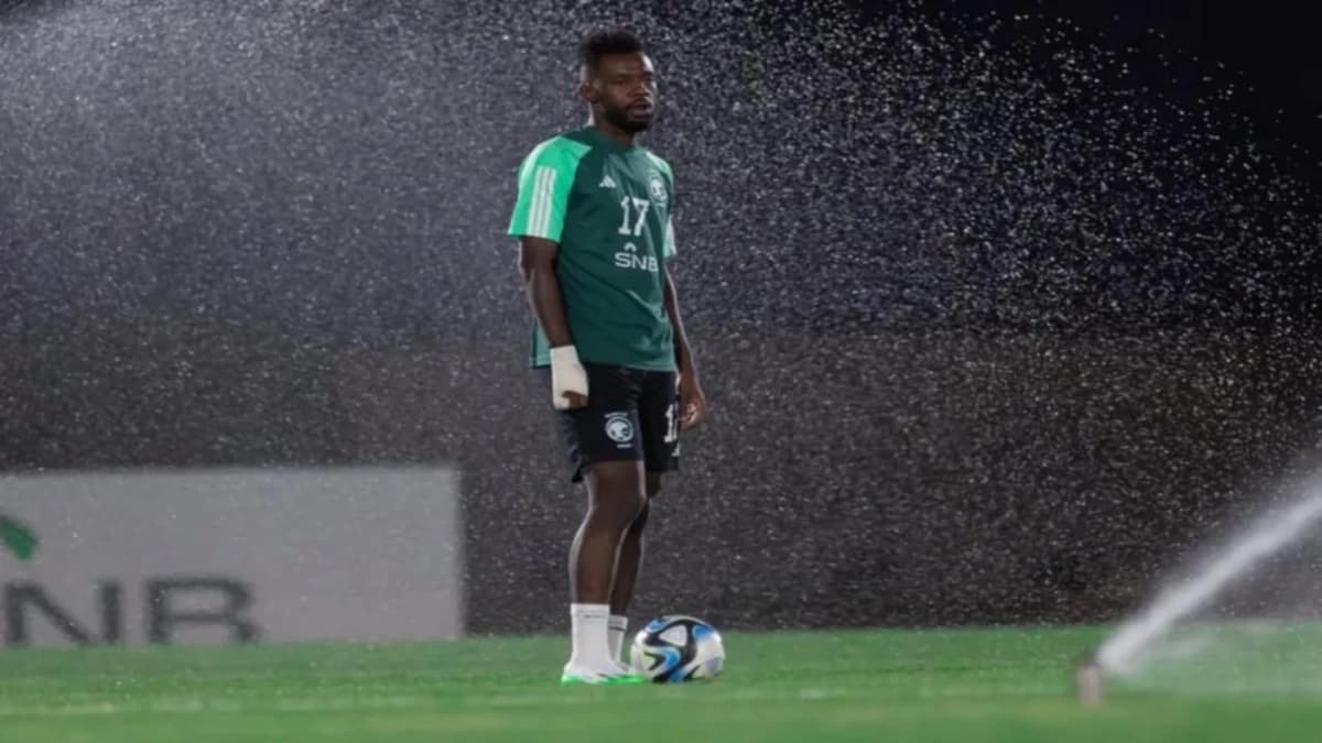 استبعاد حسان تمبكتي من معسكر الأخضر في جدة