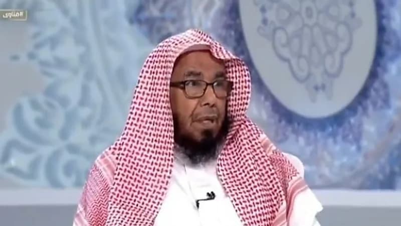 المطلق يوضح حكم لبس الرجال لساعة من الألماس "فيديو"