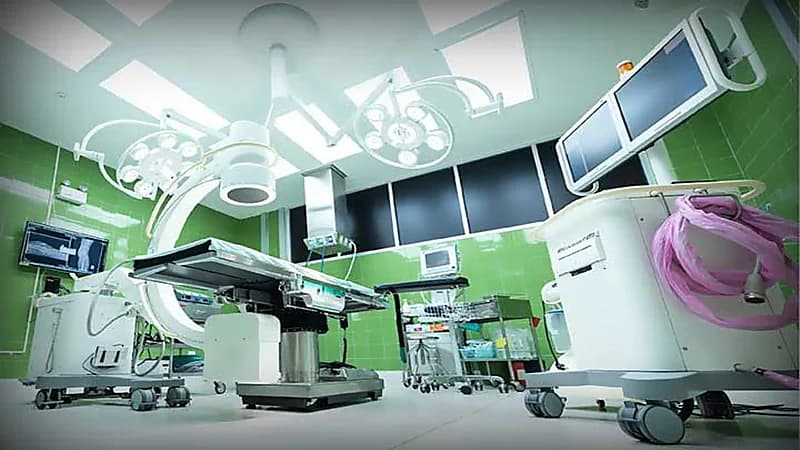 استئصال ورم وزنه 100 كيلو بمبيض امرأة بولندية