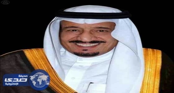 بالفيديو .. خادم الحرمين يكرم " شاعر الوطن "