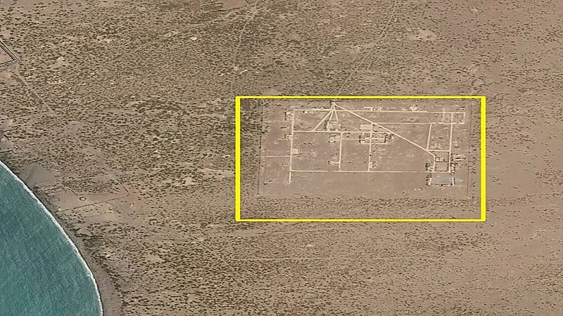 التحالف: تدمير 4 زوارق مفخخة بمعسكر الجبانة قبل تنفيذ هجمات وشيكة 