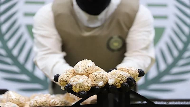 بالفيديو.."مكافحة المخدرات" تضبط 3 مليون قرص إمفيتامين مخدر بجدة