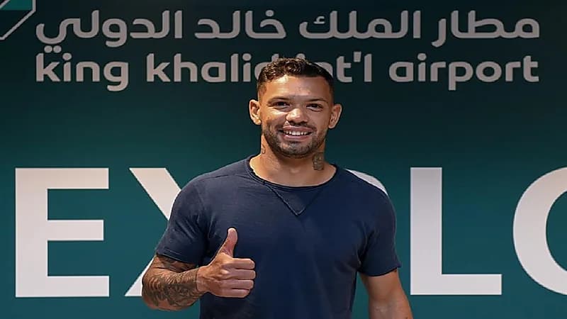 وصول كارلوس جونيو إلى الرياض لينضم للشباب