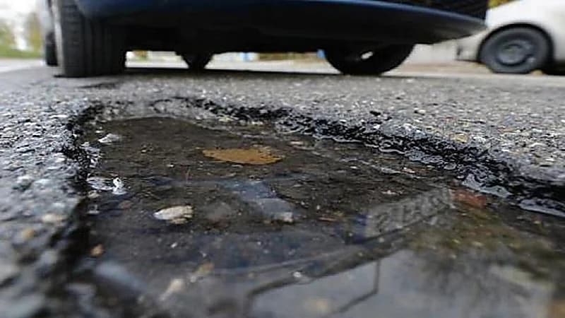 بالفيديو .. حالة لا يجوز فيها التعويض عن الأضرار التي لحقت بالسيارة بسبب حفرة