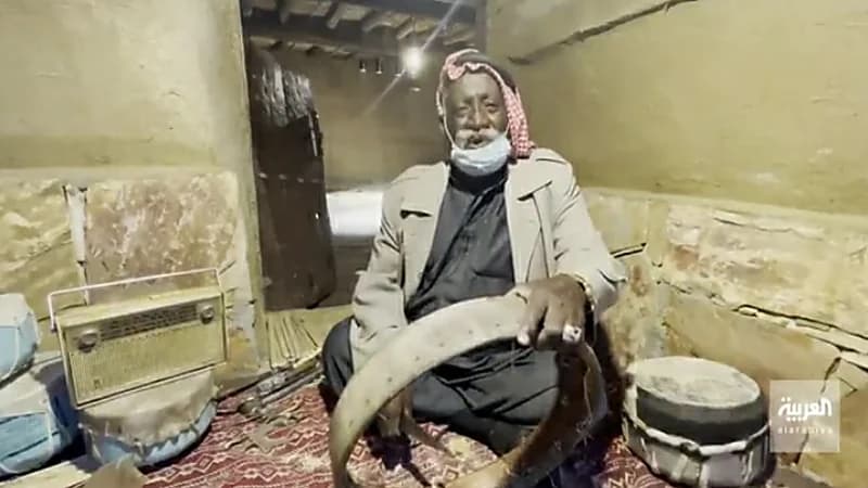 بالفيديو.. مواطن يروي قصة شغفه بصناعة الطبول والدفوف