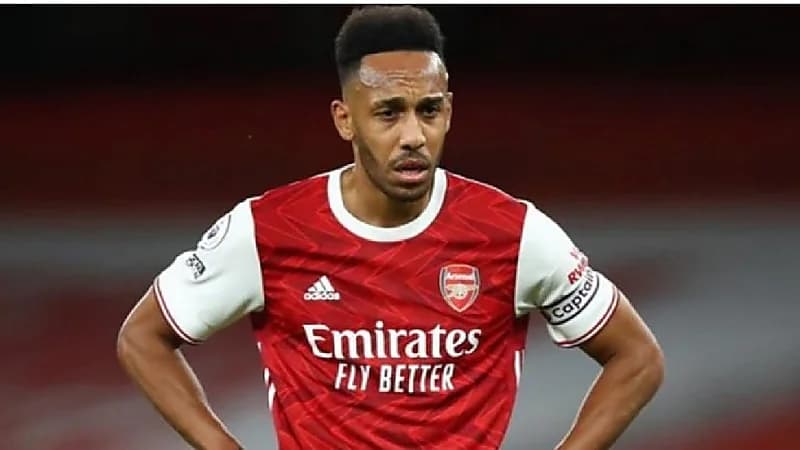 أوباميانج يقدم تنازلاً مالياً كبيراً من أجل برشلونة