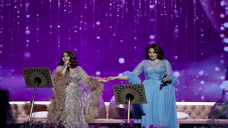 شاهد.. أحلام ونوال الكويتية تشعلان المسرح في لقاء القمة بالرياض