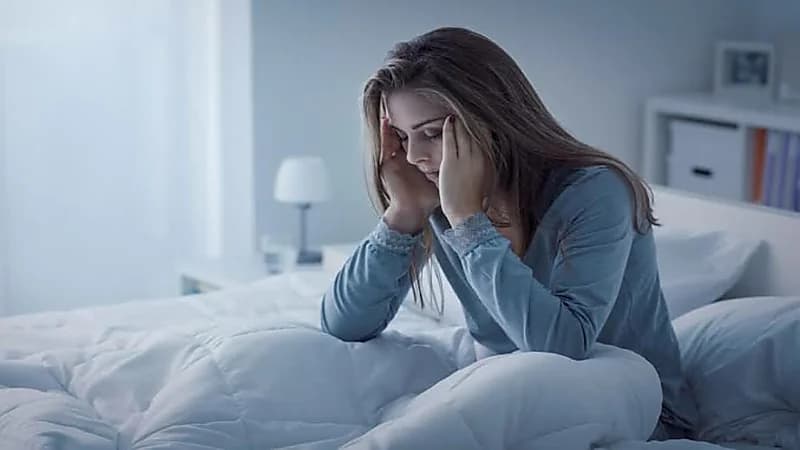 سبب الاستيقاظ المتكرر في الليل أثناء النوم