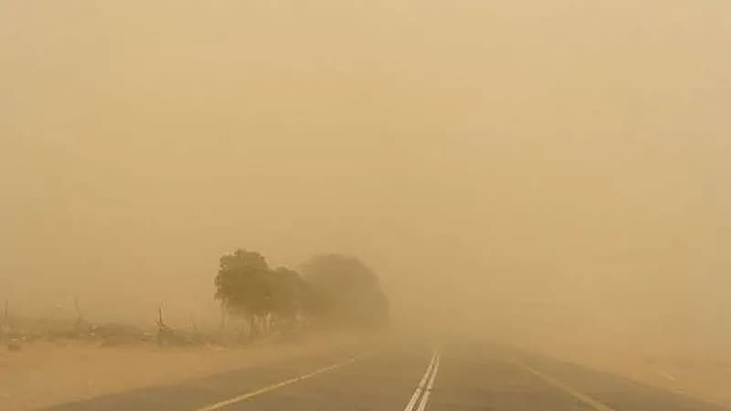 "النقل" تدعو مستخدمي طريق المفرق وجدة وينبع للحذر