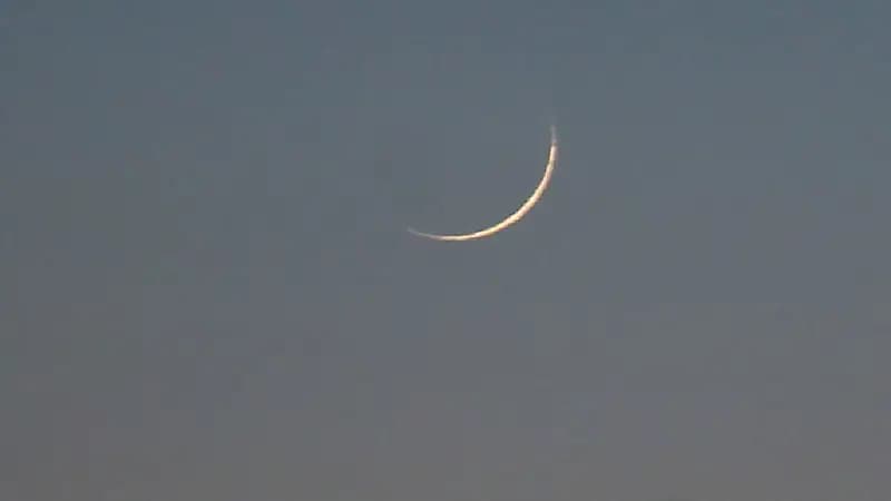 المحكمة العليا تدعو إلى تحري رؤية هلال رمضان