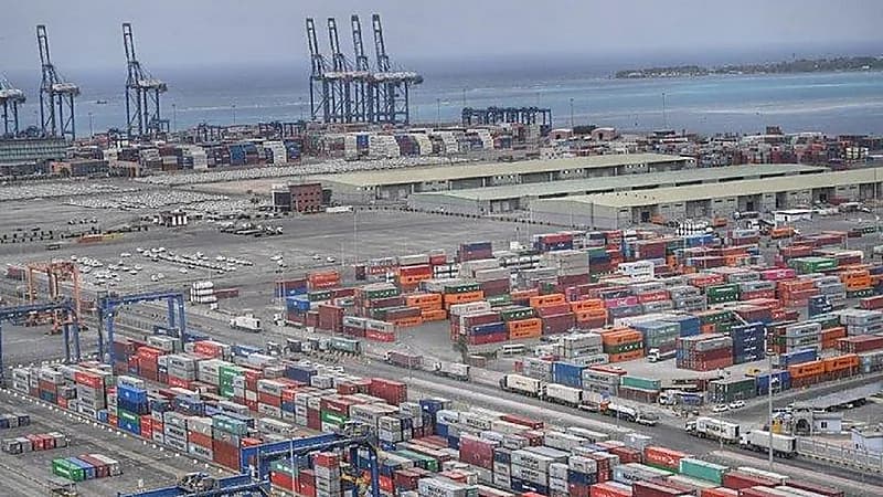 الجمارك تعلن عن إقامة مزاد علني لبيع بضائع منوعة