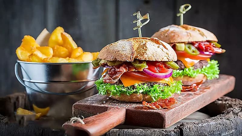 مطعم ينقذ فتاة مختطفة بوجبة برغر