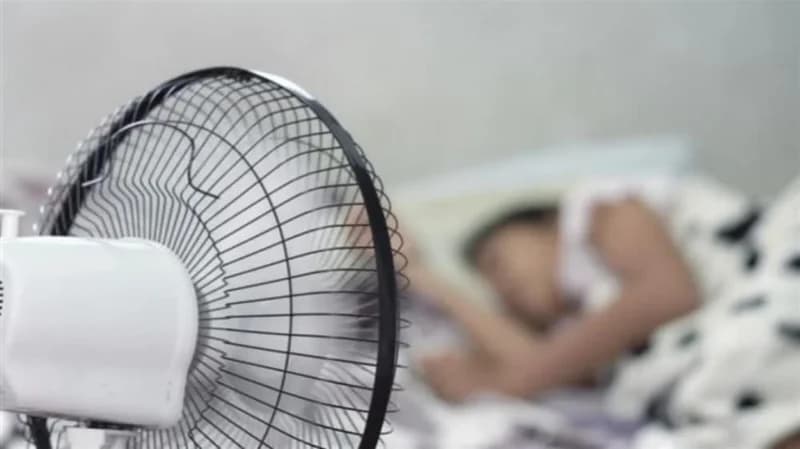 مخاطر صحية يسببها النوم أمام المراوح