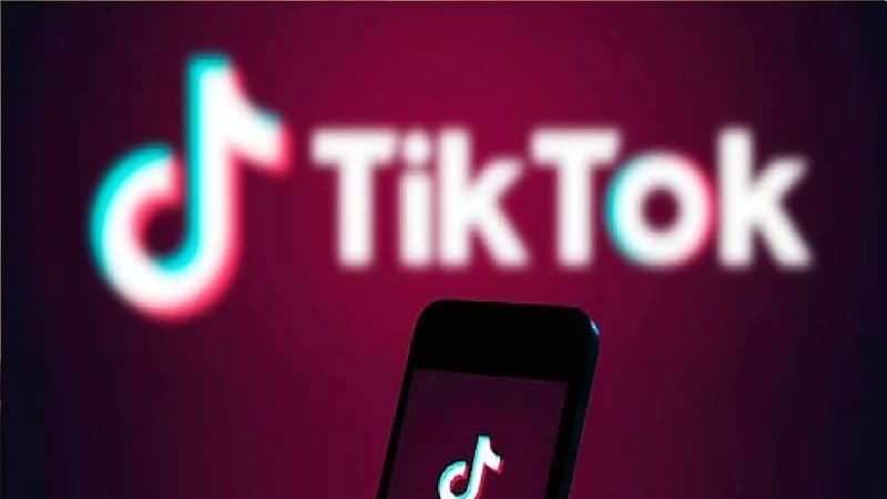 بالفيديو.. نصائح لتقليل ساعات استخدام الطفل لـ"التيك توك"