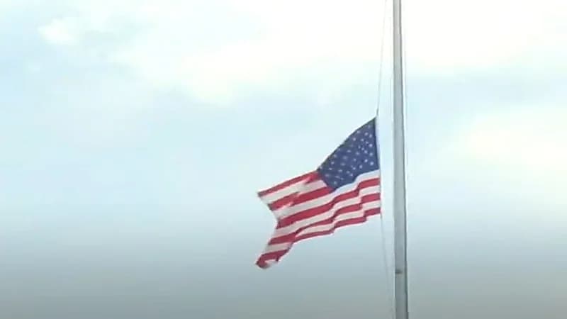 شاهد.. البيت الأبيض ينكس الأعلام الأمريكية حدادا على وفاة ملكة بريطانيا