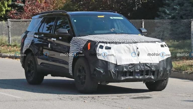 بالصور.. فورد اكسبلورر تظهر أثناء اختبارها في الطرق العامة