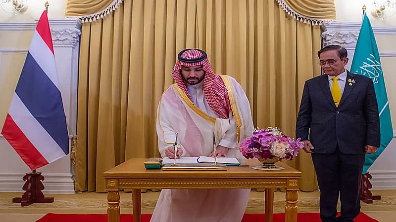 بالفيديو.. ولي العهد ورئيس وزراء تايلند يشهدان تبادل مذكرات تفاهم بين البلدين