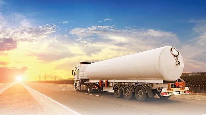 "النقل" تعلن بدء تطبيق اللائحة الفنية لصهاريج نقل المنتجات البترولية