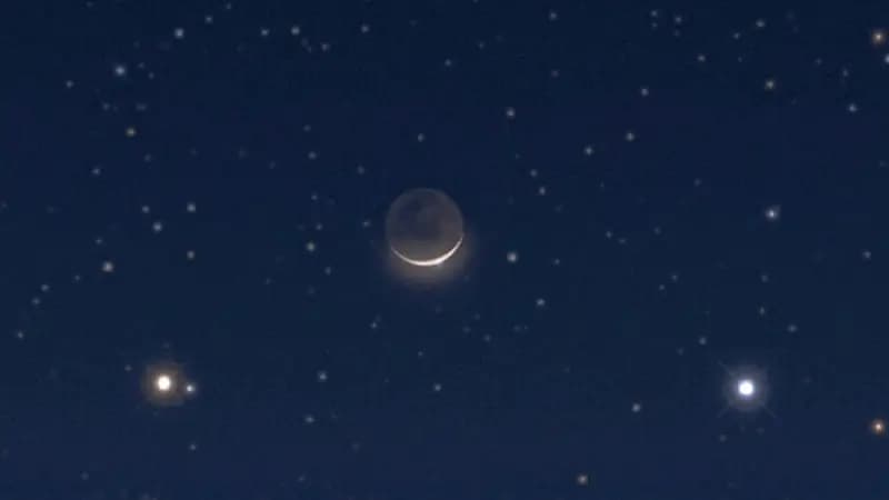 اصطفاف نجمي الدبران والعيوق وكوكب المريخ في سماء المملكة