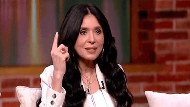 دينا ترد على الانتقادات حول أكاديمية الرقص الشرقي.. فيديو