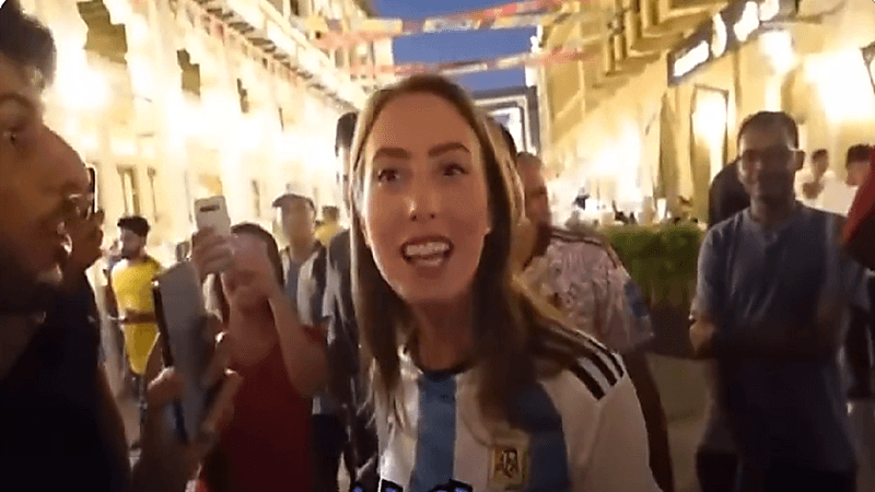 شاهد.. الجماهير السعودية تثأر من فتاة أرجنتينية سخرت من مستوى الأخضر